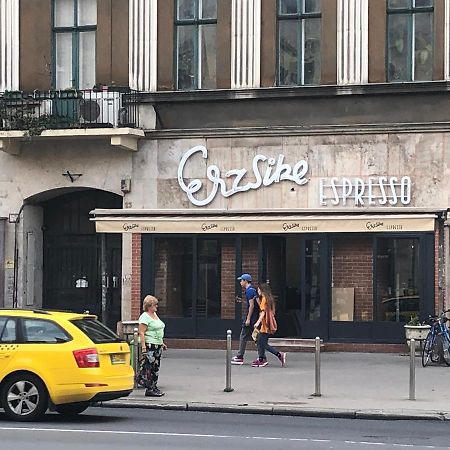 Szuper kis designlakás Budapest szívében Kültér fotó
